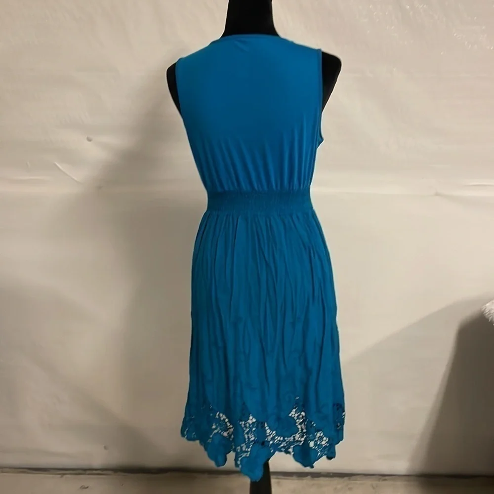 SLEEVELESS turquoise dress from Avon. Size small - Picture 5 of 7